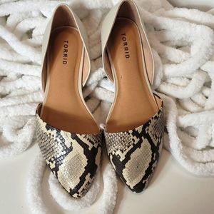 Torrid D'Orsay Snake Print Flats size 8.5 W